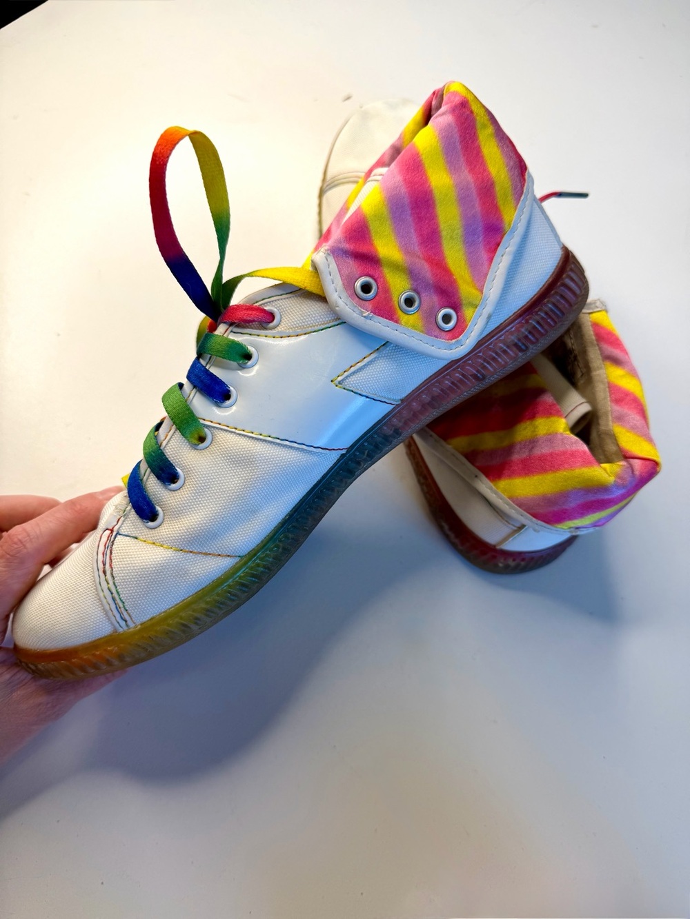 Vintage Rainbow Lace-Up Sneakers Women’s size 9